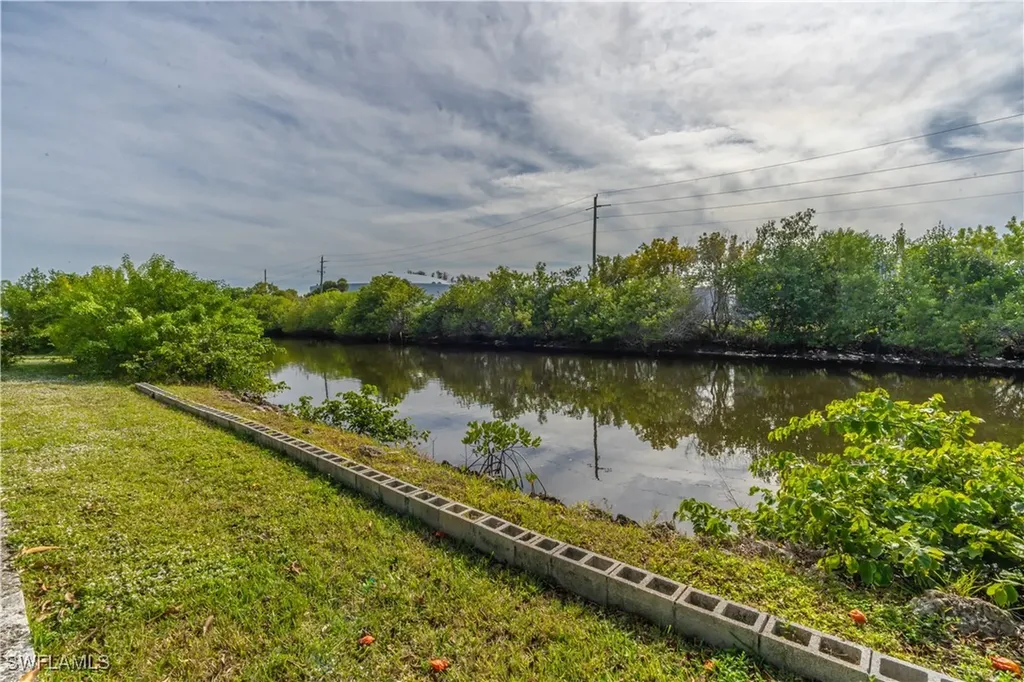 1360 5th Avenue N Naples FL 34102