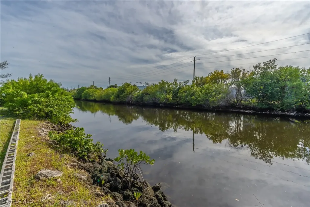 1360 5th Avenue N Naples FL 34102