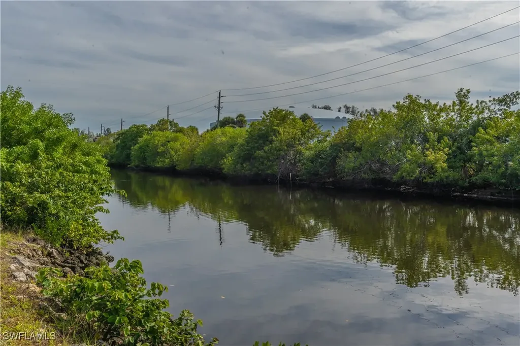 1360 5th Avenue N Naples FL 34102