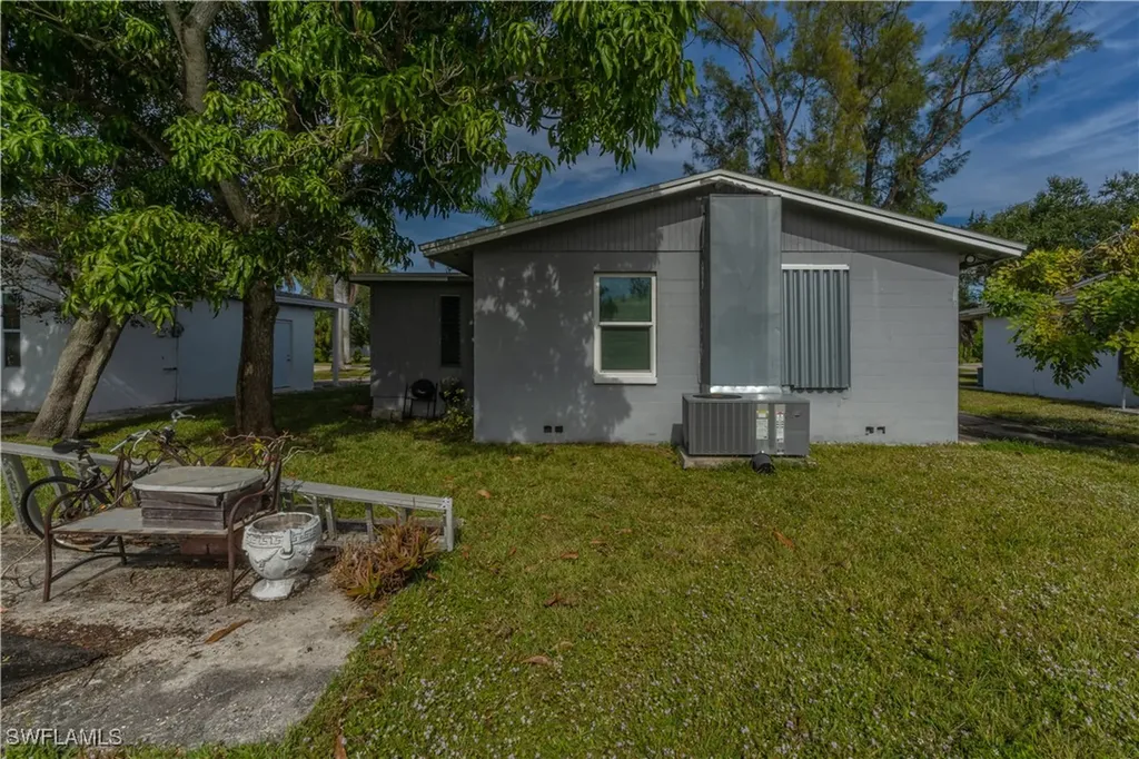 1360 5th Avenue N Naples FL 34102