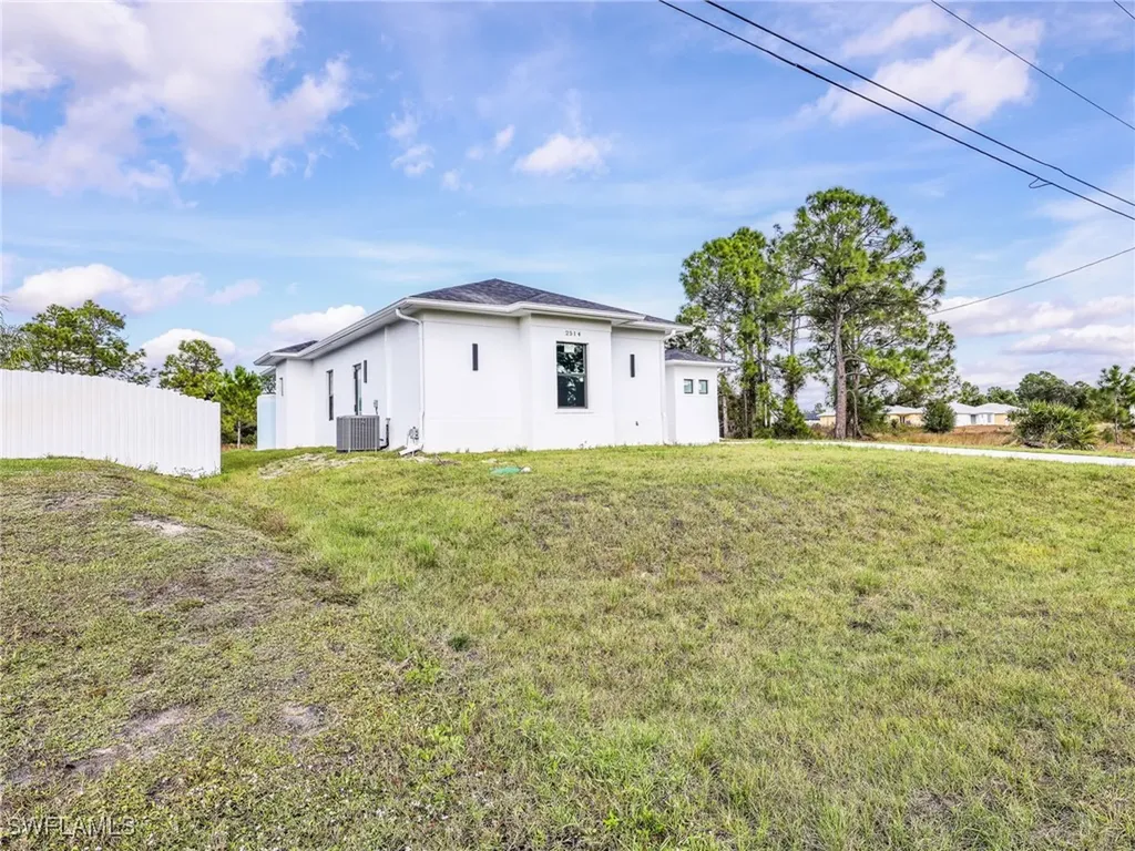 2514 36th Street SW Lehigh Acres FL 33976