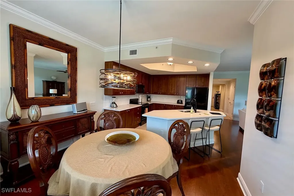 1015 Sandpiper Street Naples FL 34102