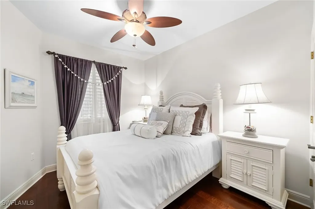 1015 Sandpiper Street Naples FL 34102