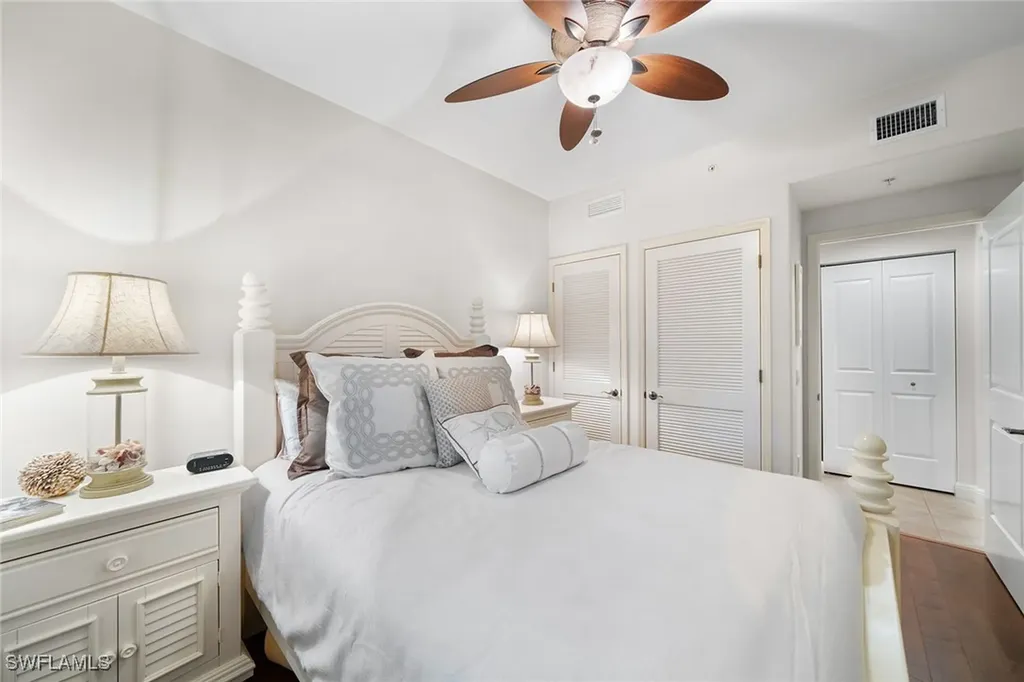 1015 Sandpiper Street Naples FL 34102