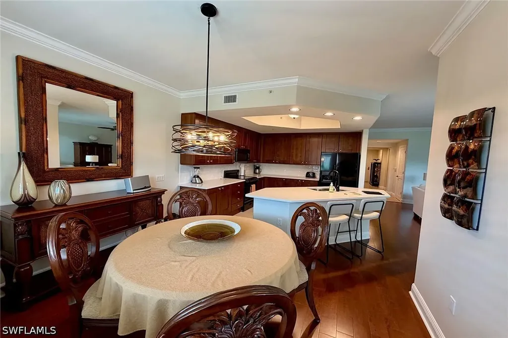 1015 Sandpiper Street Naples FL 34102
