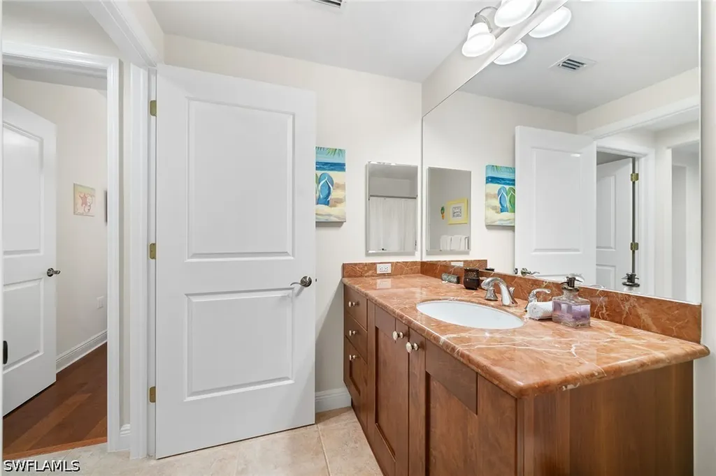 1015 Sandpiper Street Naples FL 34102