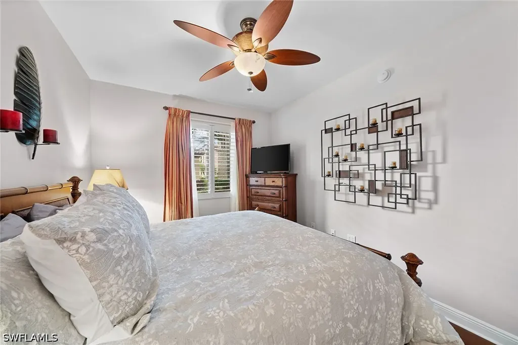 1015 Sandpiper Street Naples FL 34102