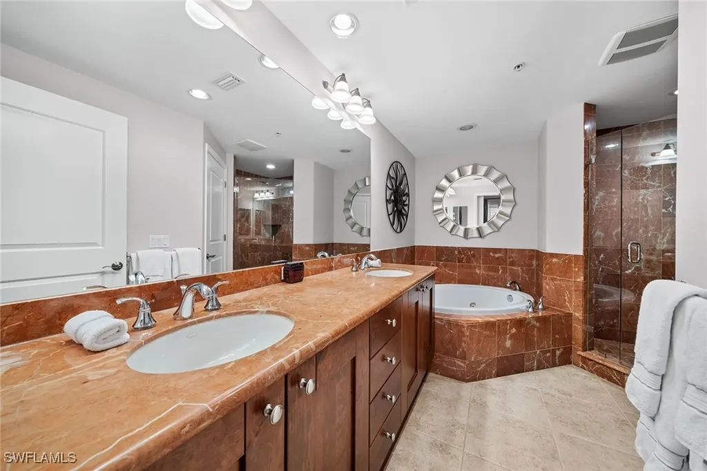 1015 Sandpiper Street Naples FL 34102