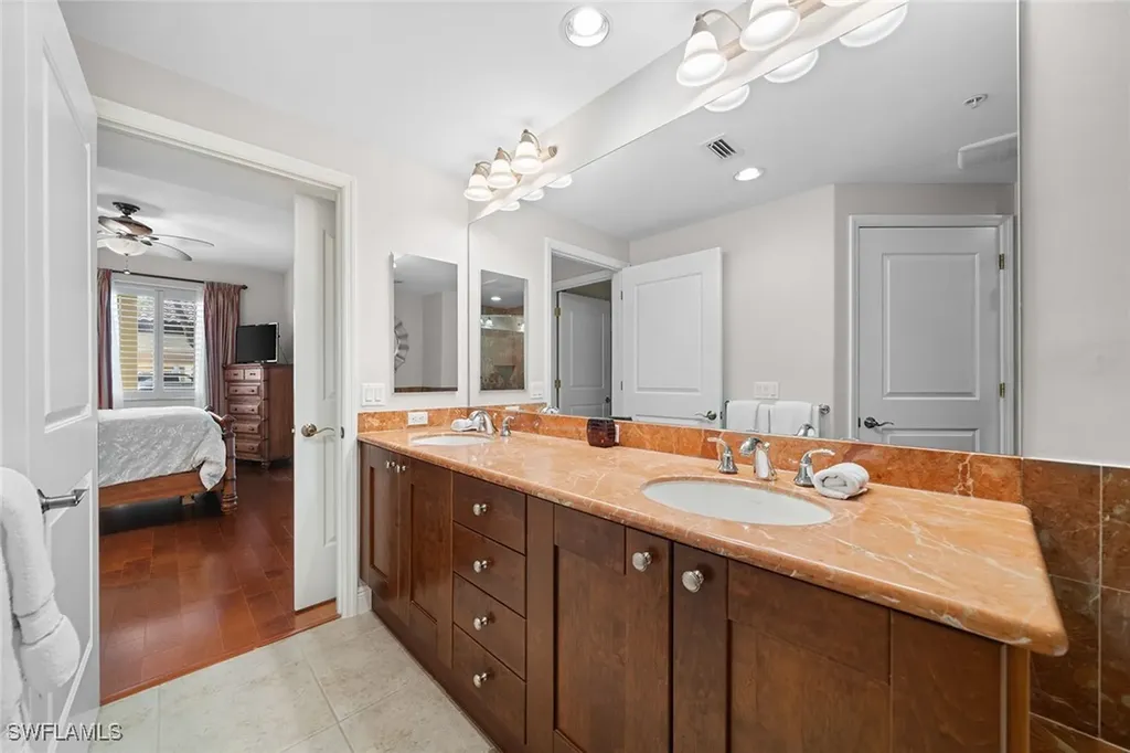 1015 Sandpiper Street Naples FL 34102