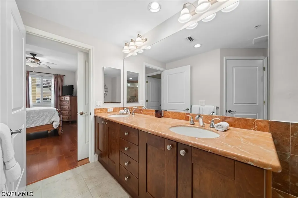 1015 Sandpiper Street Naples FL 34102