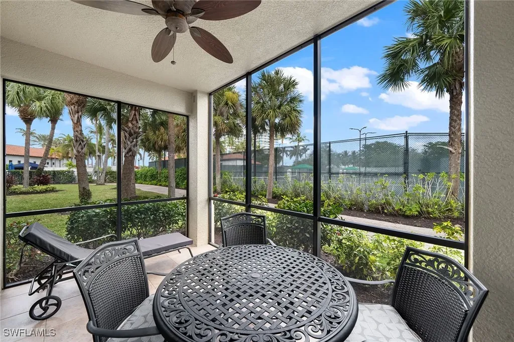 1015 Sandpiper Street Naples FL 34102