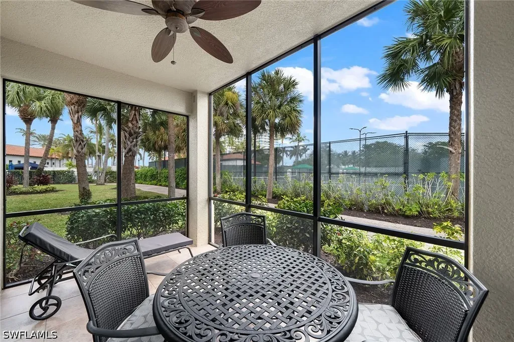 1015 Sandpiper Street Naples FL 34102