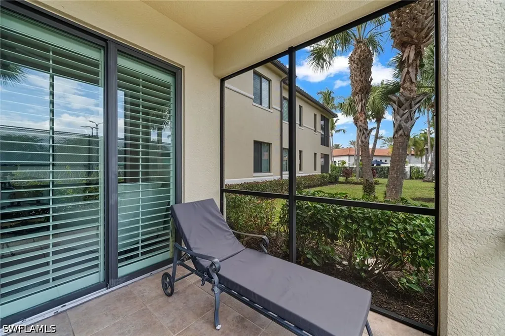 1015 Sandpiper Street Naples FL 34102