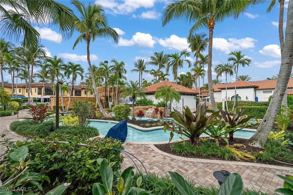 1015 Sandpiper Street Naples FL 34102