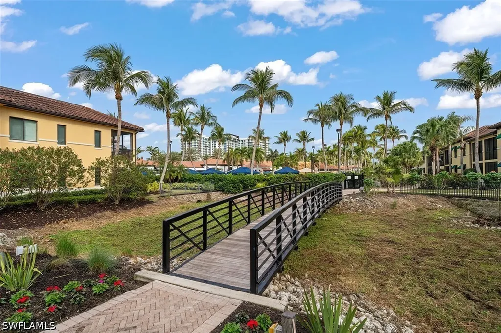 1015 Sandpiper Street Naples FL 34102