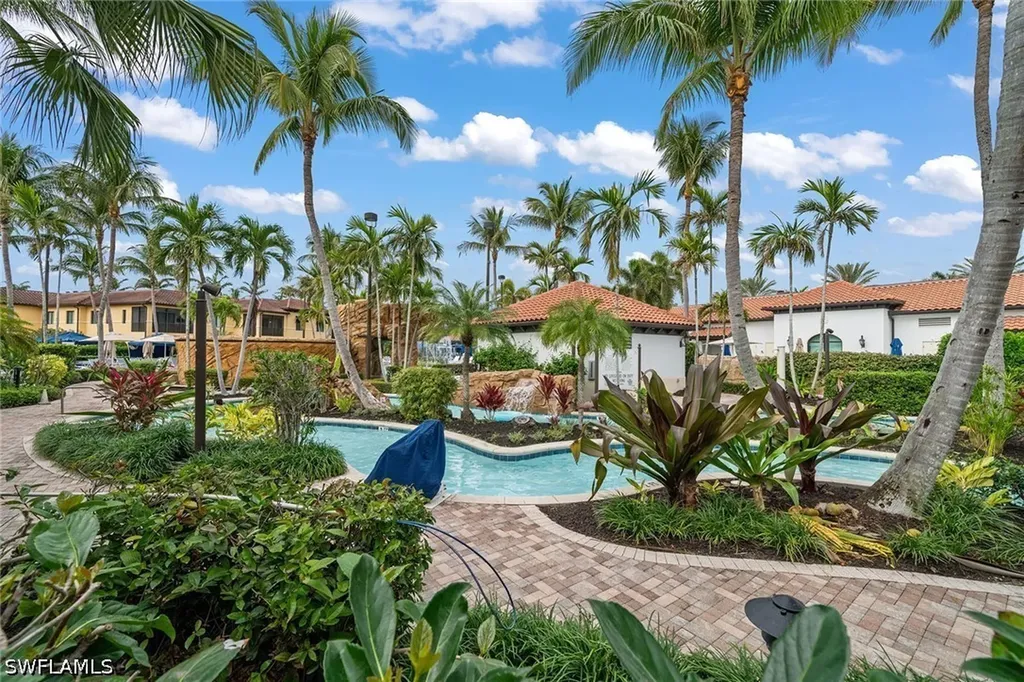 1015 Sandpiper Street Naples FL 34102