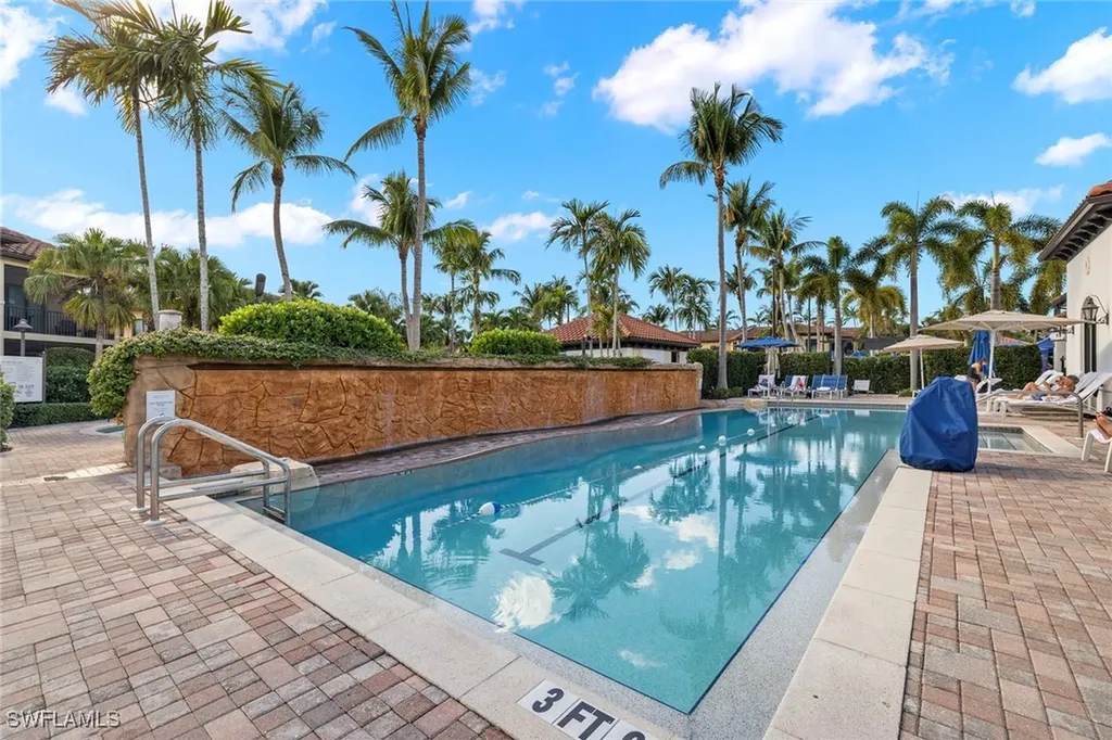 1015 Sandpiper Street Naples FL 34102