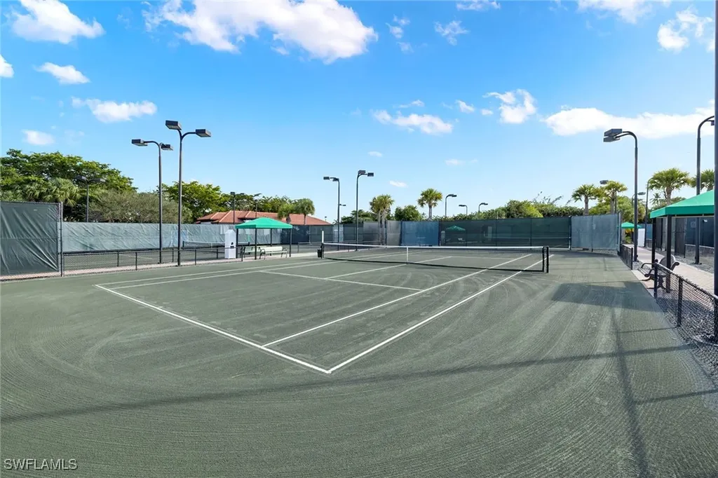 1015 Sandpiper Street Naples FL 34102