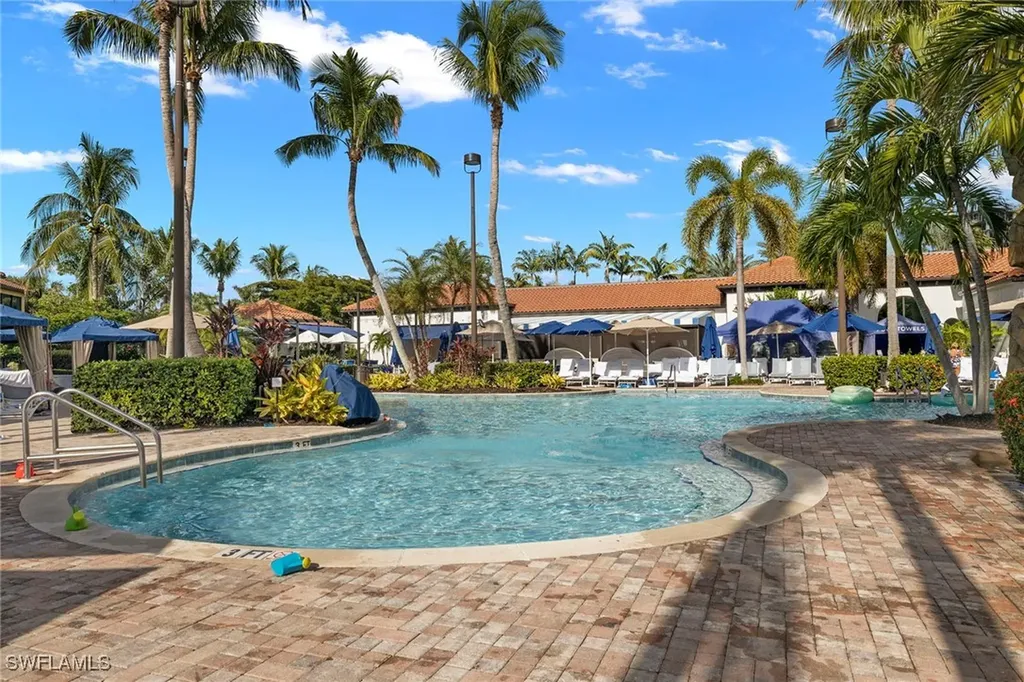 1015 Sandpiper Street Naples FL 34102