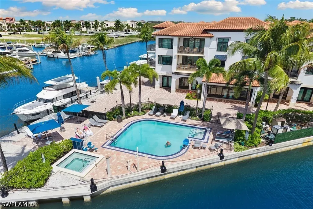 1015 Sandpiper Street Naples FL 34102
