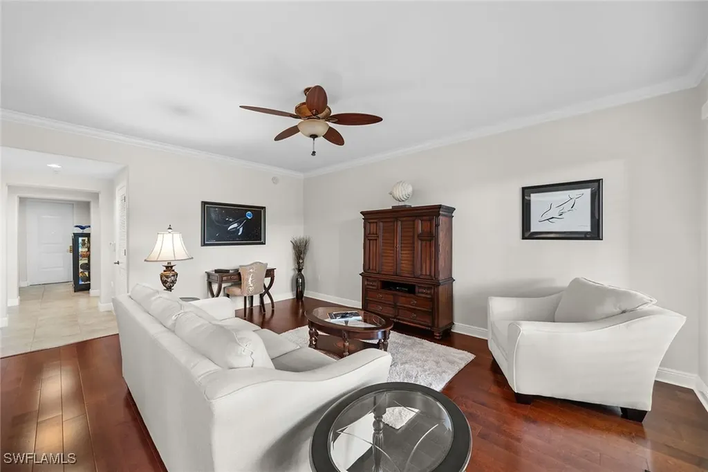 1015 Sandpiper Street Naples FL 34102