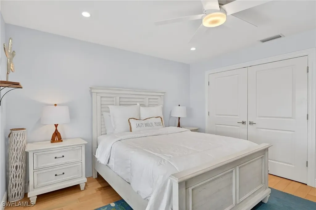 523 107th Avenue N Naples FL 34108