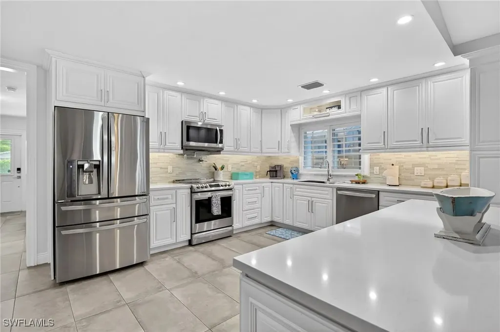 523 107th Avenue N Naples FL 34108
