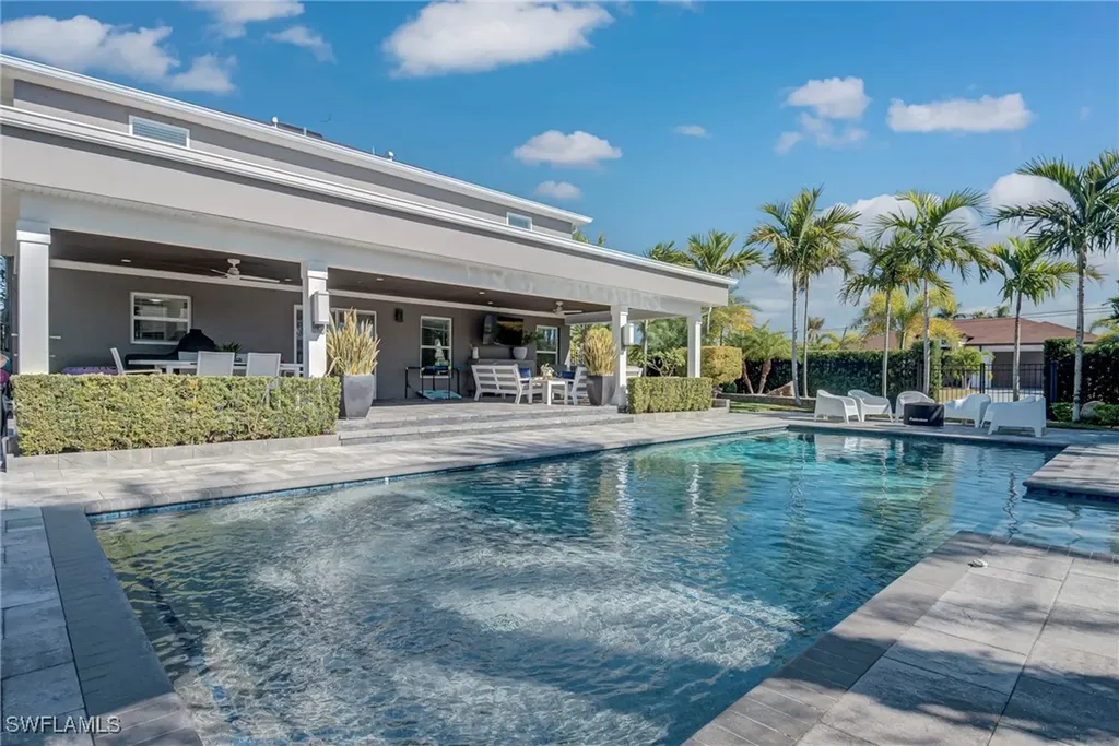 600 SW 18th Street Cape Coral FL 33991