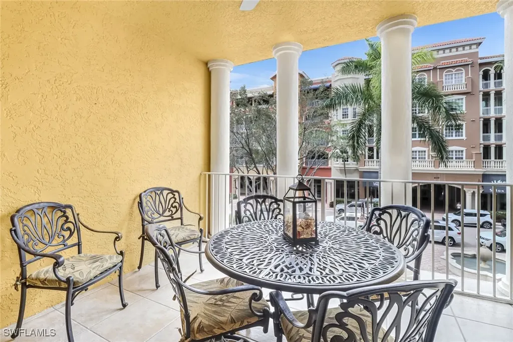 401 Bayfront Place Naples FL 34102