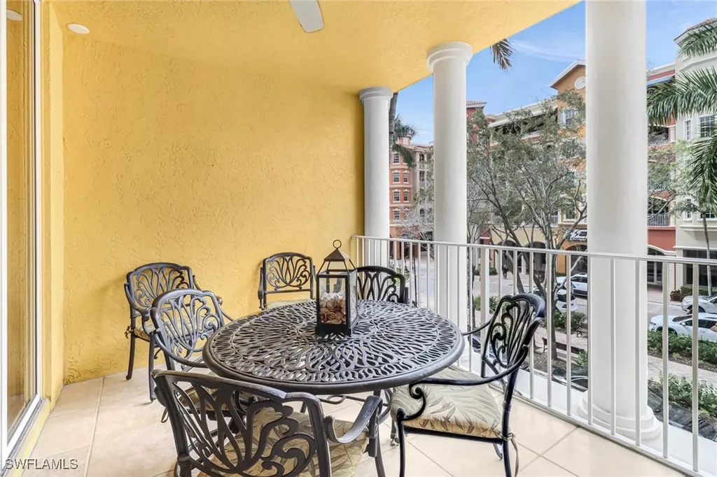 401 Bayfront Place Naples FL 34102