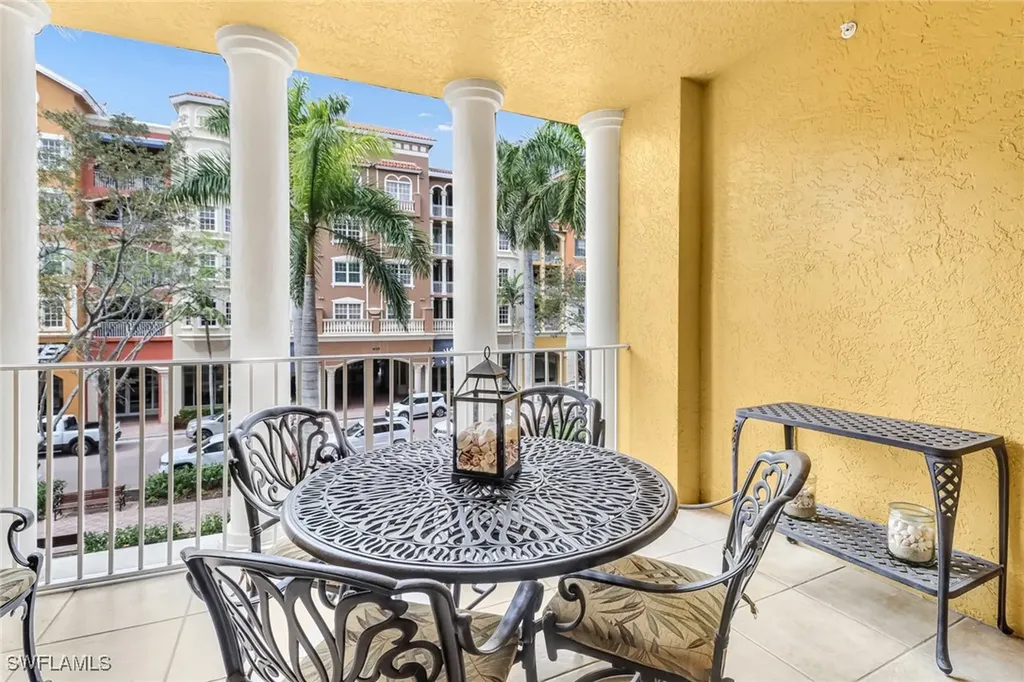 401 Bayfront Place Naples FL 34102