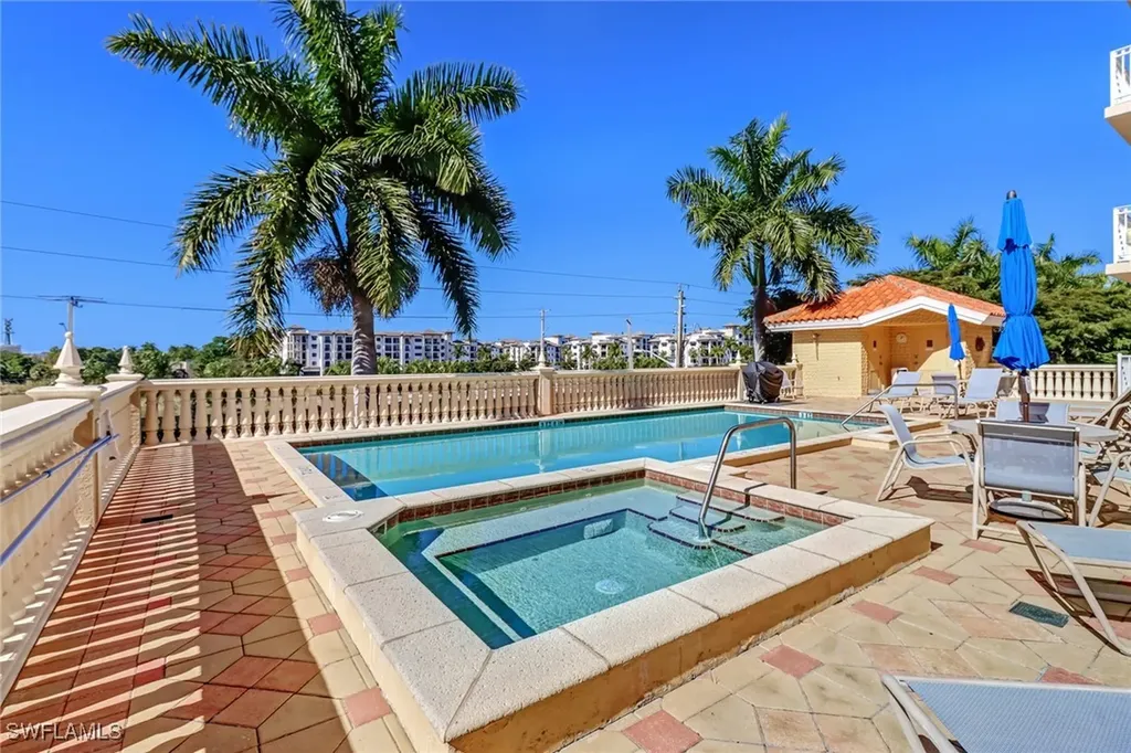 401 Bayfront Place Naples FL 34102