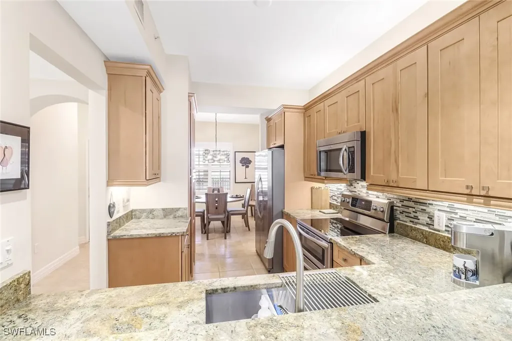 401 Bayfront Place Naples FL 34102