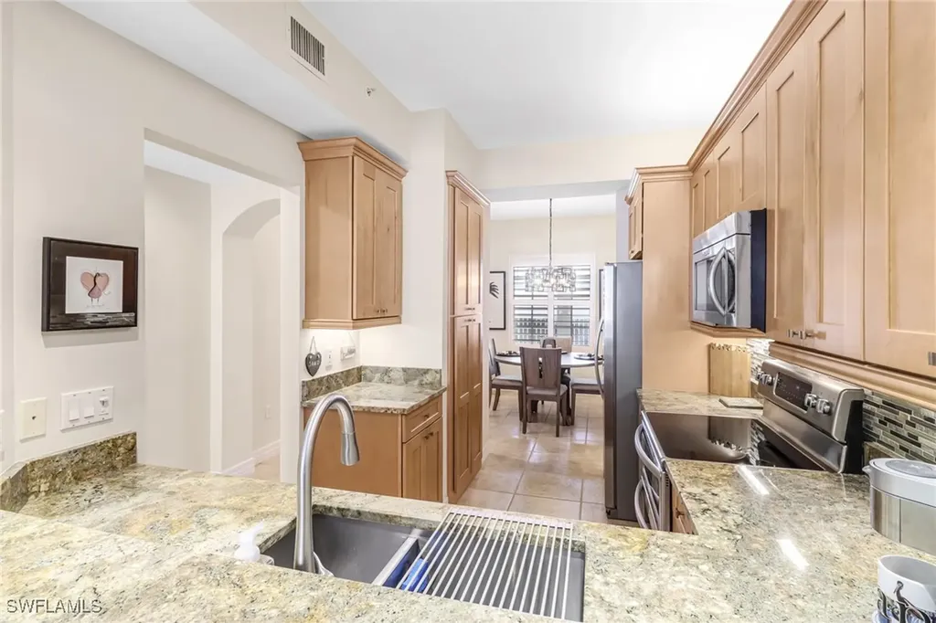 401 Bayfront Place Naples FL 34102