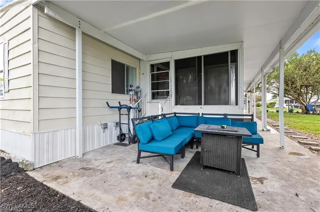 23 Derhenson Drive Naples FL 34114