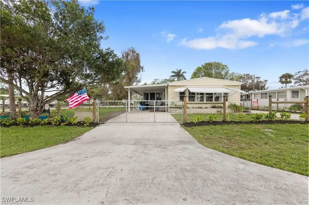 23 Derhenson Drive Naples FL 34114
