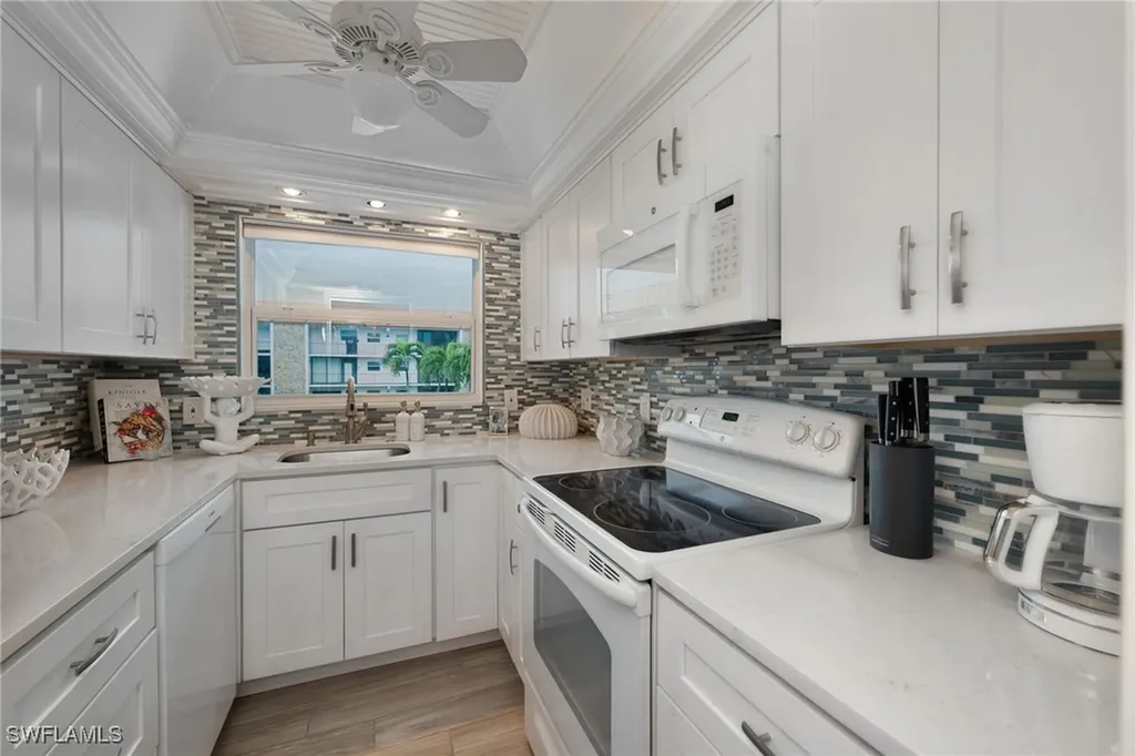 2900 Gulf Shore Boulevard N Naples FL 34103