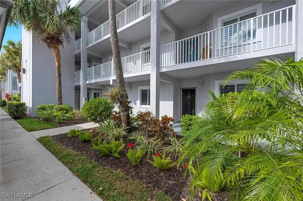 7831 Regal Heron Circle Naples FL 34104