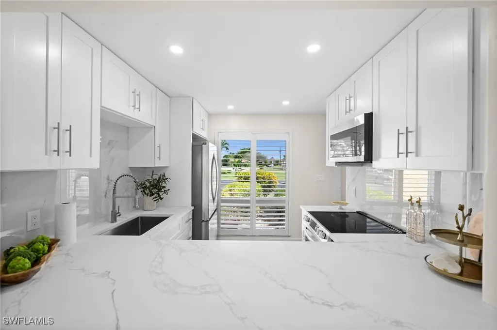 378 Palm Drive Naples FL 34112