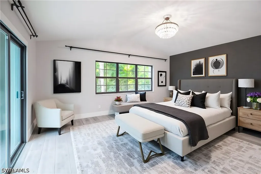 6161 Waxmyrtle Way Naples FL 34109