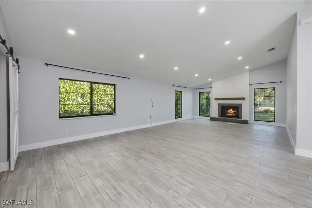 6161 Waxmyrtle Way Naples FL 34109