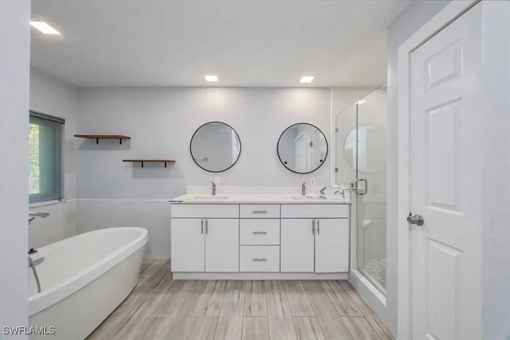 6161 Waxmyrtle Way Naples FL 34109