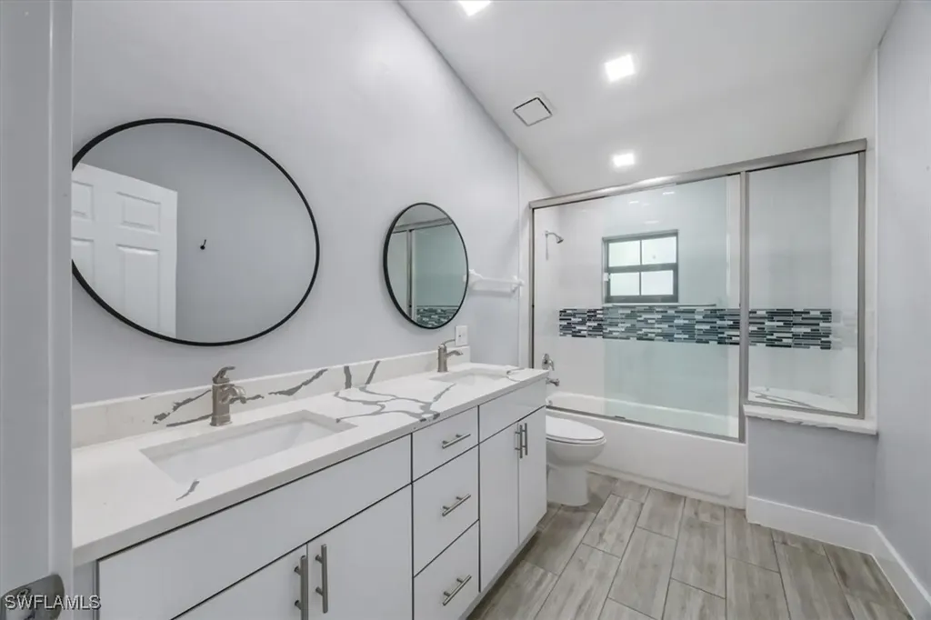 6161 Waxmyrtle Way Naples FL 34109