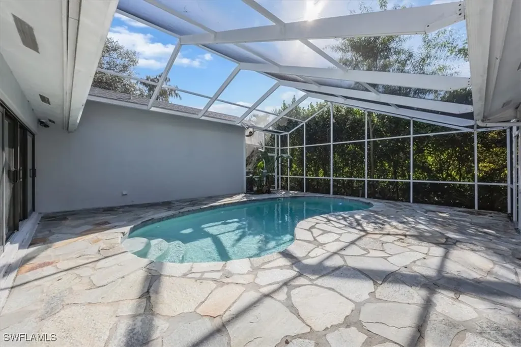 6161 Waxmyrtle Way Naples FL 34109