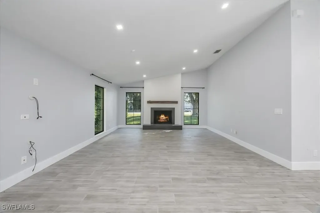 6161 Waxmyrtle Way Naples FL 34109