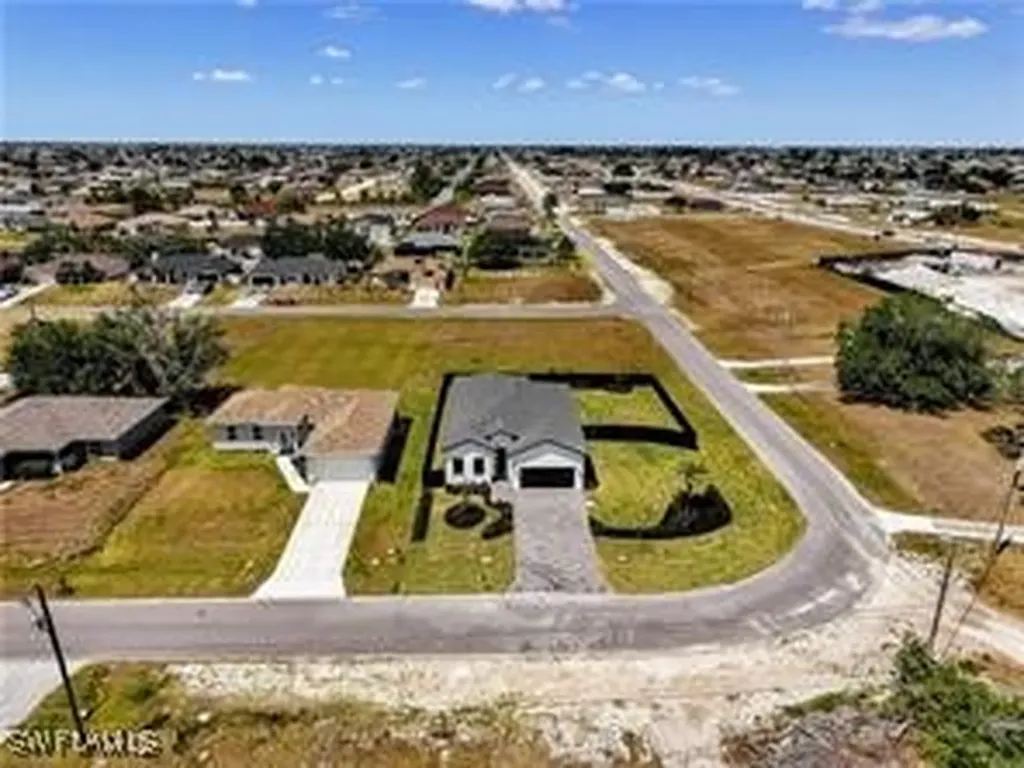 1203 NE 36th Lane Cape Coral FL 33909