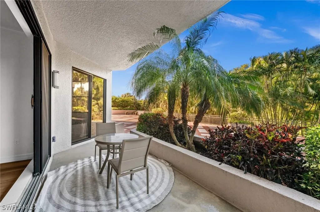 6075 Pelican Bay Boulevard Naples FL 34108