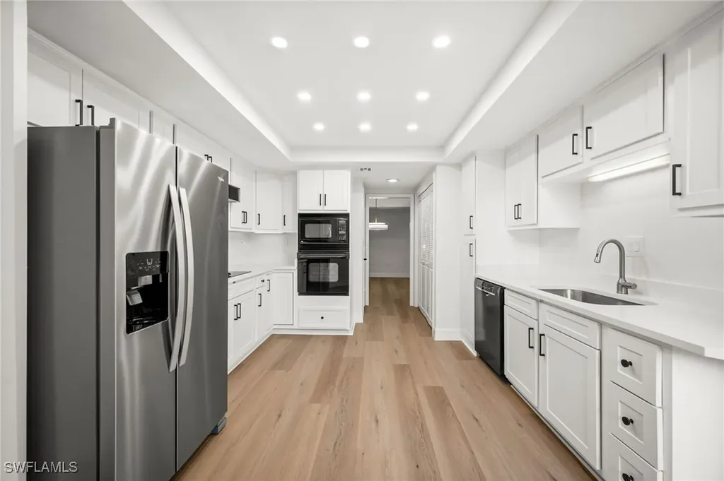 6075 Pelican Bay Boulevard Naples FL 34108