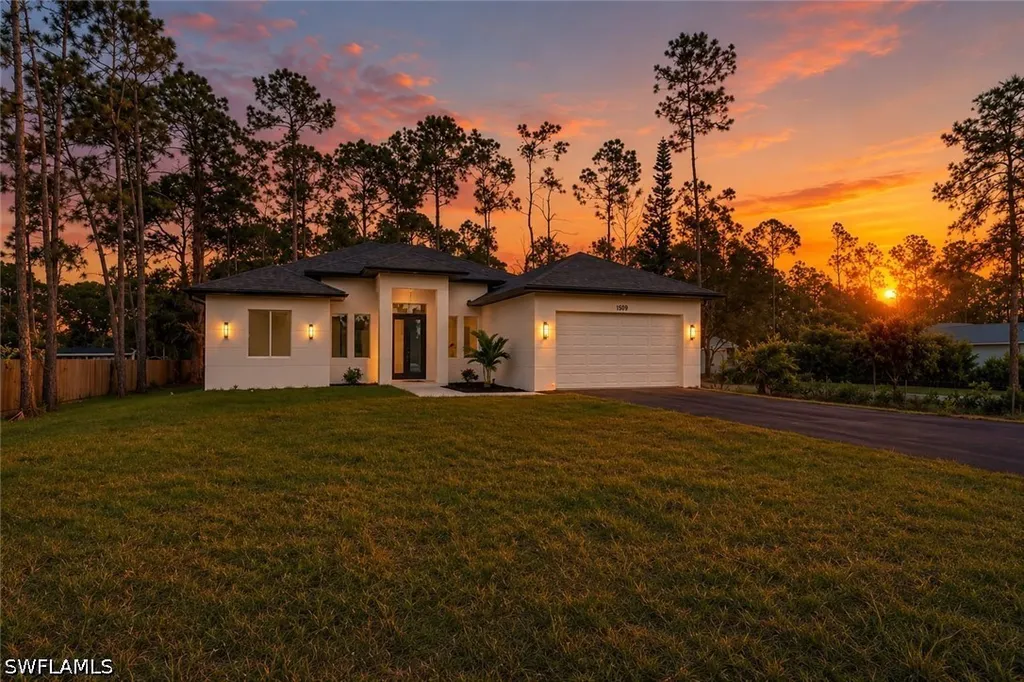 3232 47th Avenue NE Naples FL 34120