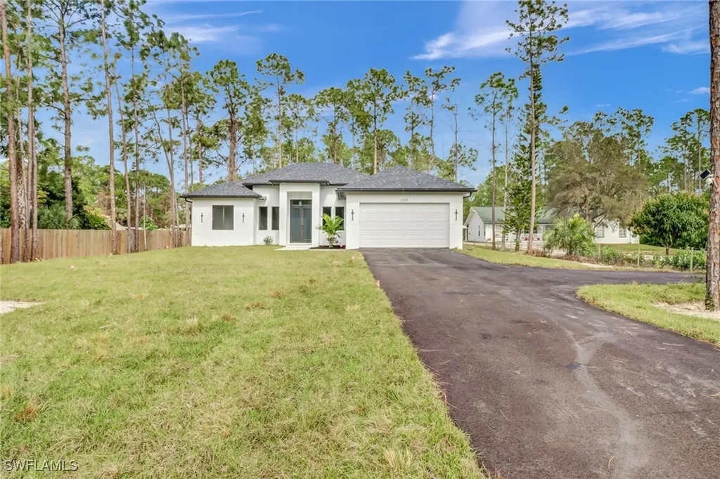3232 47th Avenue NE Naples FL 34120